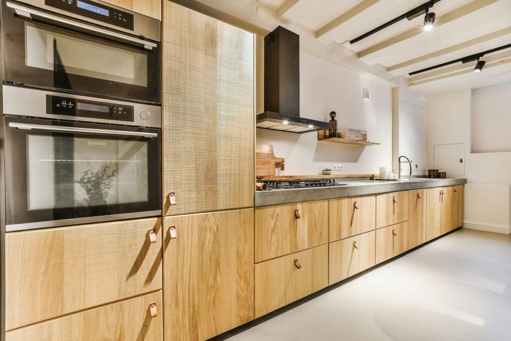 How to Modernize Your Oak Kitchen Cabinets